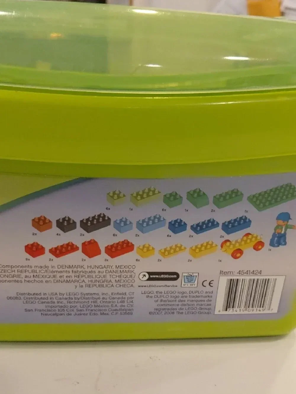 Lego Duplo Lime Green Storage Box with Lid And Pieces. 